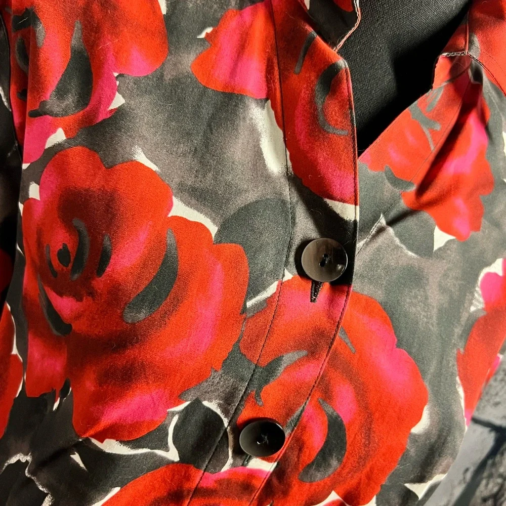 Westbound Red and Black Floral Blouse - Picture 4 of 5